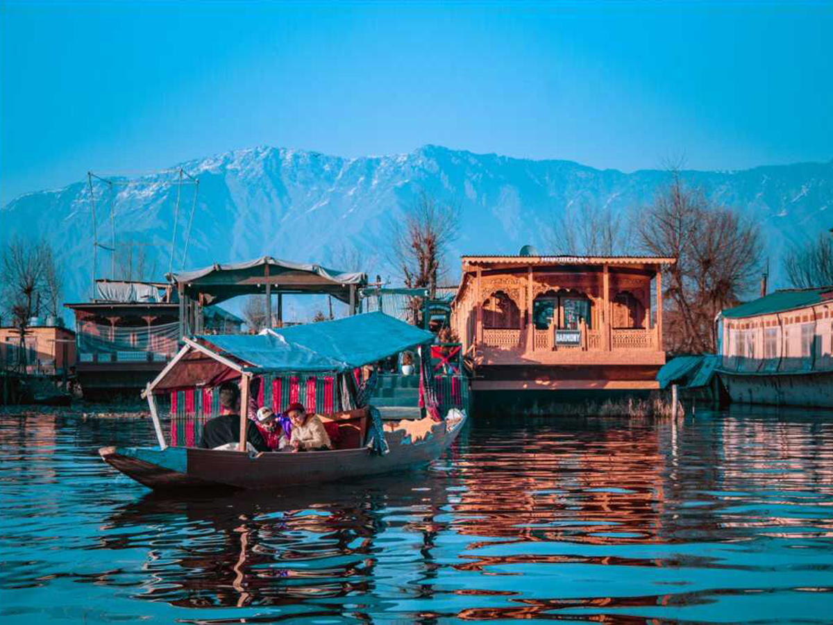 KASHMIR - THE PARADISE OF EARTH PICNIC PACKAGE 2023
